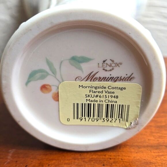 LENOX "MORNINGSIDE COTTAGE" 8" FLARED VASE - NEW - Picture 7 of 7